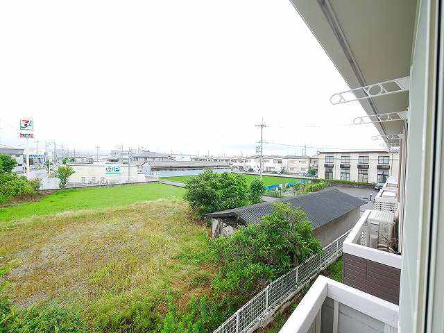 シャンポール 山添の展望|静かな住宅地です。