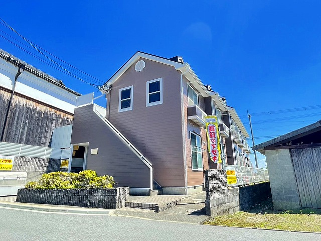 シャンポール 山添の外観|キレイな外観です。