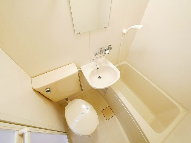 シャンポール 山添の浴室|落ち着いた空間のお風呂です