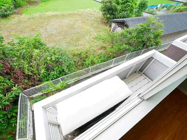 シャンポール 山添のバルコニー|フラワーボックスがございます。