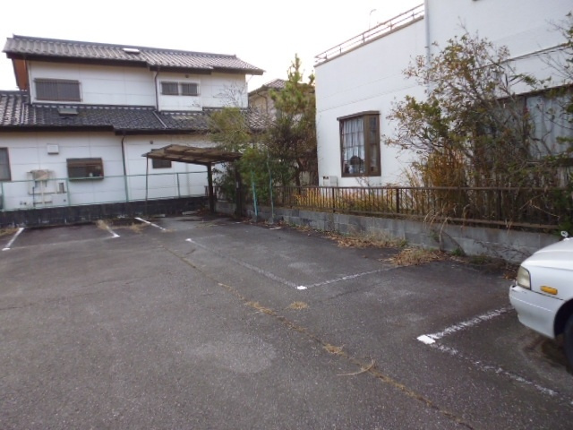 リバーサイドパーキングの外観