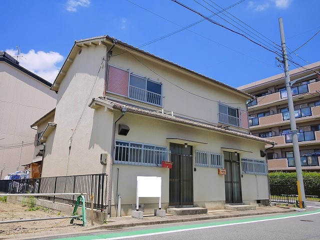 岡田借家東棟の外観|キレイな外観です。
