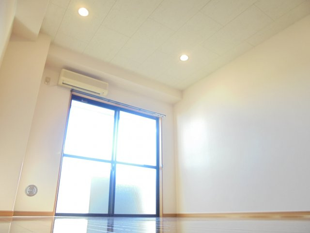 レ・ソール市川の居間・リビング