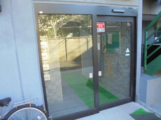 レ・ソール市川のエントランス