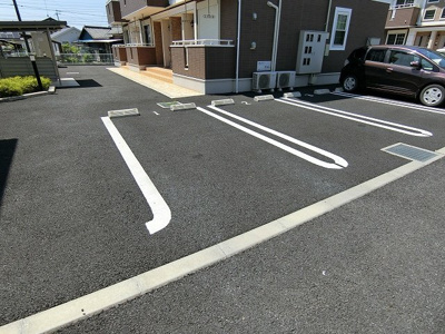 【駐車場】 | エンブレム・Ｊ