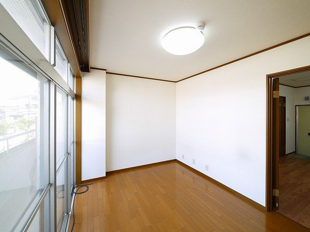 マンション　ヒライの洋室|使い勝手のいい洋室です