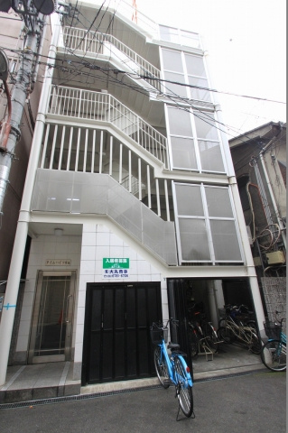 東大阪市足代新町の賃貸マンションの外観