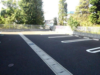 【駐車場】