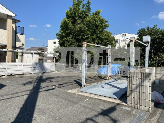 サン ルーチェの駐車場