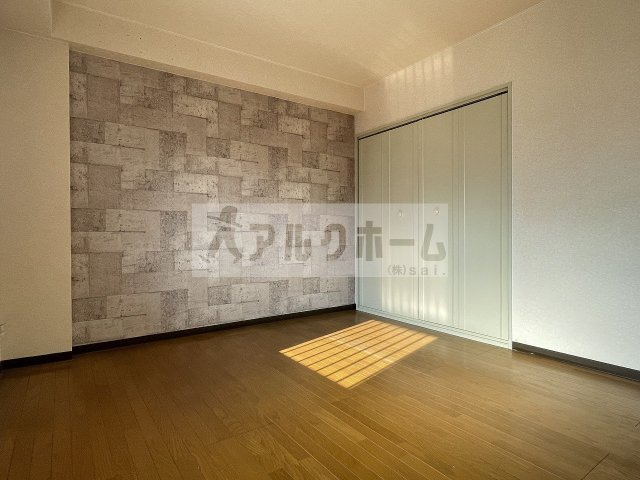 ネオシティ道明寺の洋室