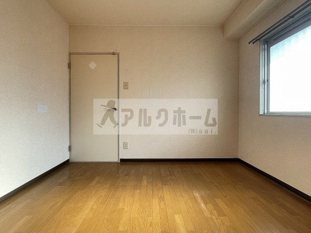 ネオシティ道明寺の洋室