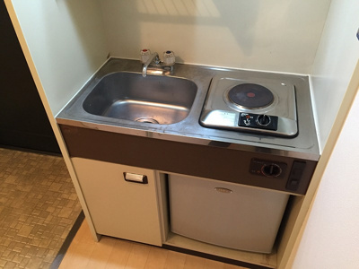 【設備】 | セレクト三愛 | 電気コンロ・ミニ冷蔵庫完備♬