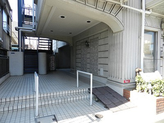 【エントランス】