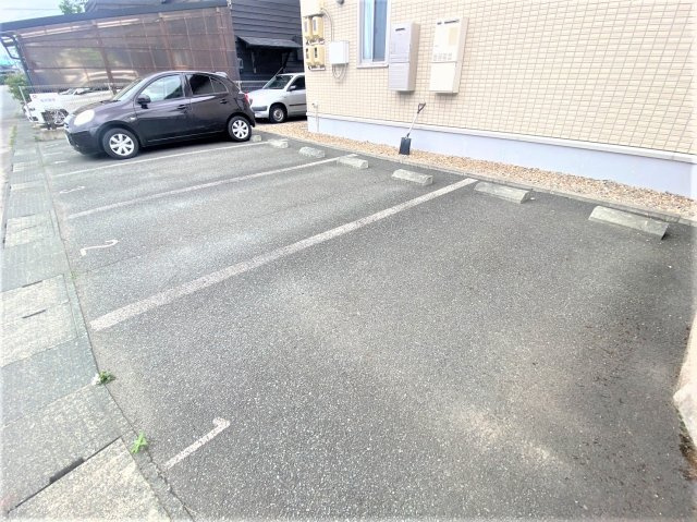 フィーノⅡの駐車場