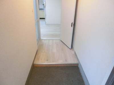 【玄関】 | カーサ西山町