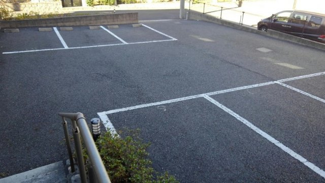 【駐車場】 | ベル　クリスタル