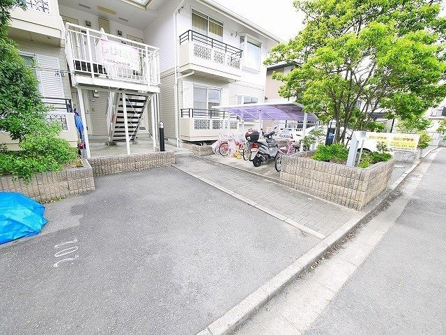 フォレスト光陽Aの駐車場