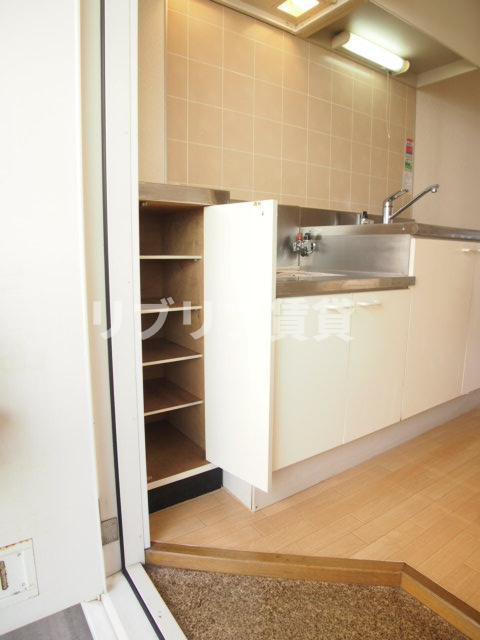 マミエール日栄の玄関