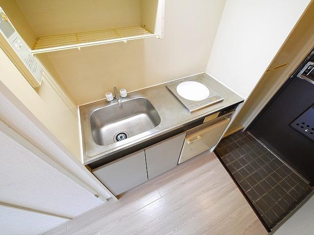 アミティ西大寺Ｐ８のキッチン|きれいなキッチンです