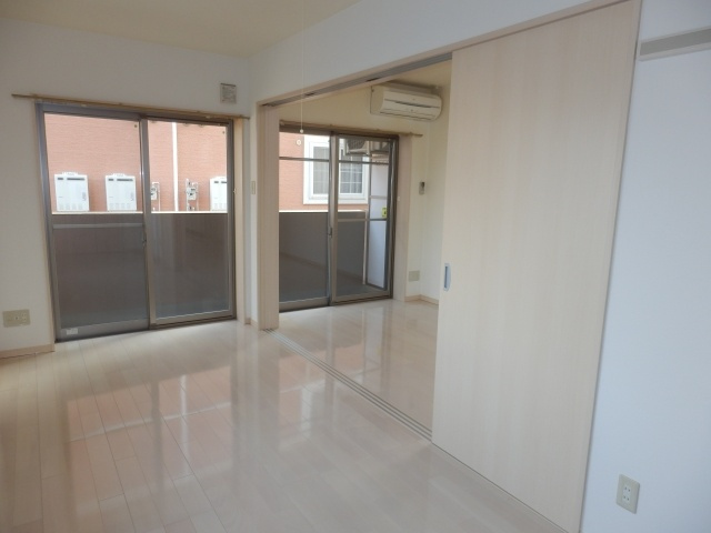 メゾン・ジュネスＶの洋室