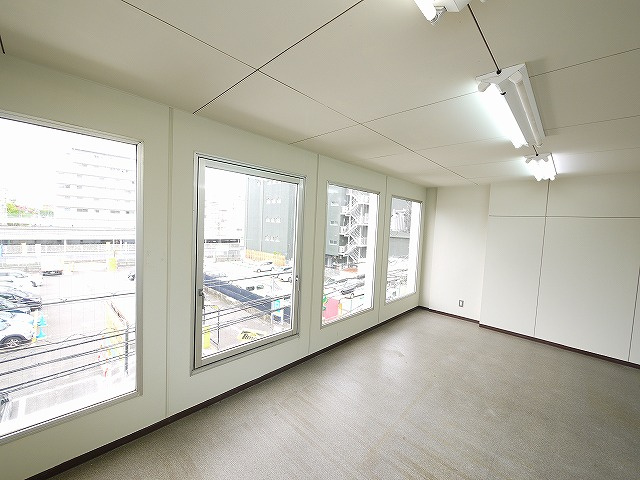 千曲ビルの内装