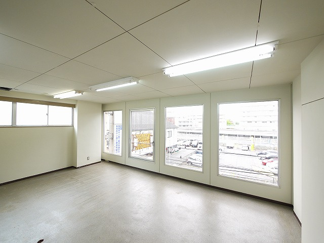 千曲ビルの内装