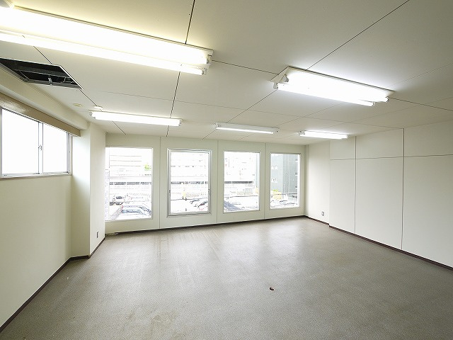 千曲ビルの内装