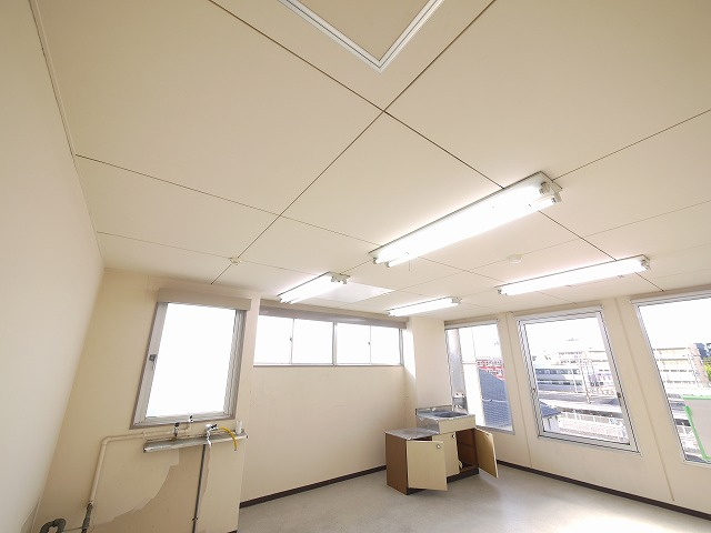 千曲ビルの内装