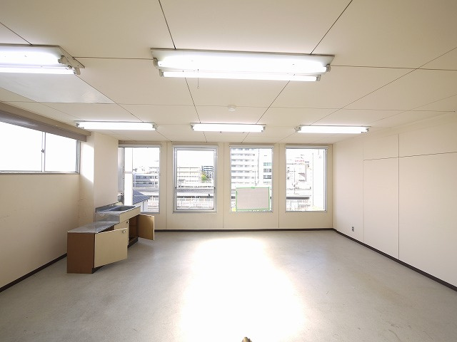 千曲ビルの内装