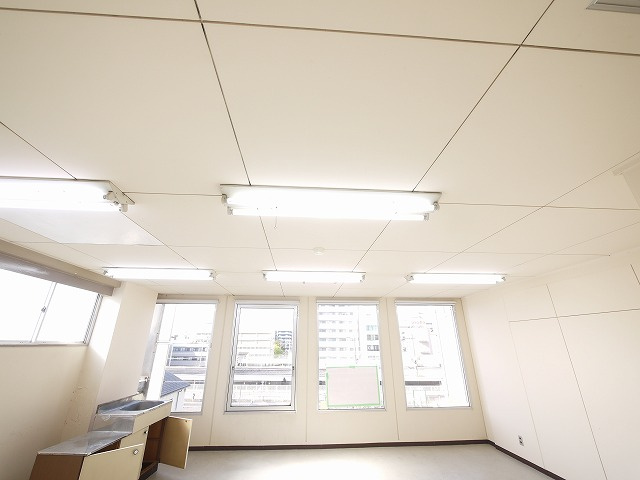 千曲ビルの内装