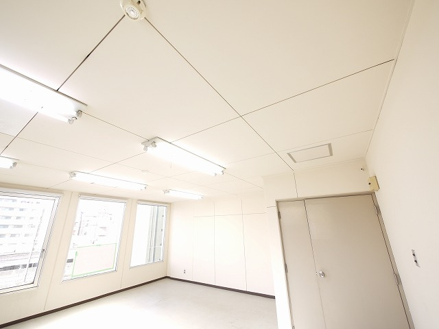 千曲ビルの内装