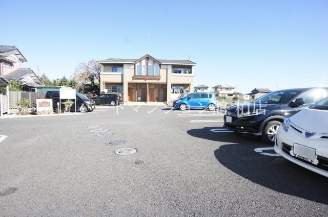 T'sウィステリアⅠの駐車場