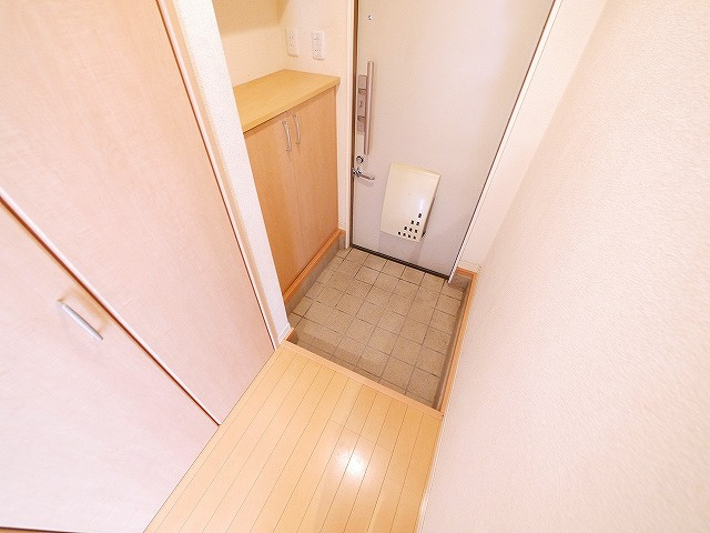 フィオーレ（新木町）の玄関