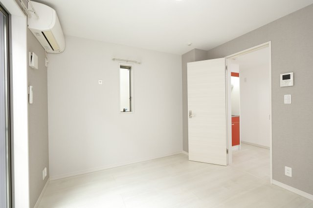 ノースロックの洋室