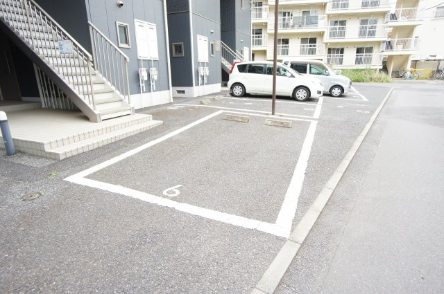 フォレスト・スクエアBの駐車場