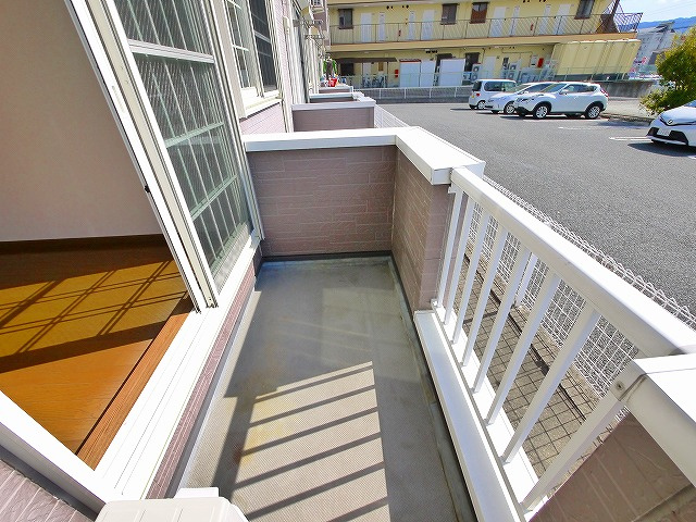 フォンテーヌ　Ｎ-Ⅱのバルコニー|広々としたバルコニーです