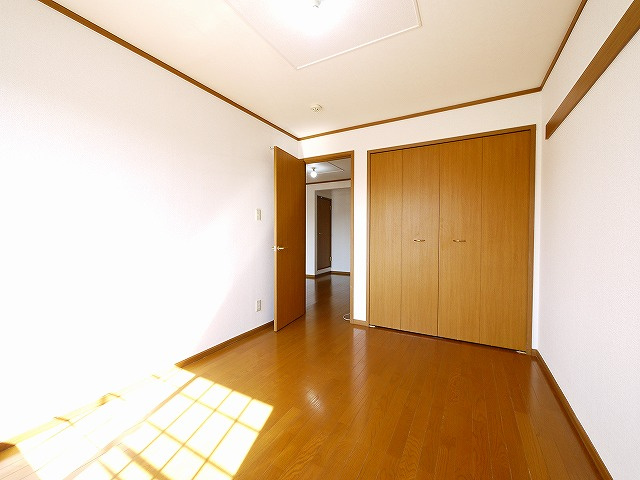 フォンテーヌ　Ｎ－Ⅱの洋室|落ち着いた色調の洋室です