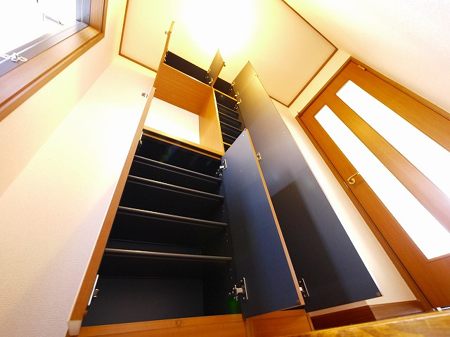 フォンテーヌ　Ｎ－Ⅱの玄関|ゆったりとした玄関です