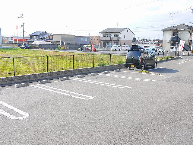 ソレアードの駐車場