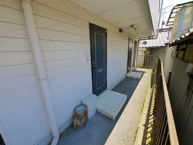 プチ・ハイツ・コマヅルのその他共用部分|玄関前