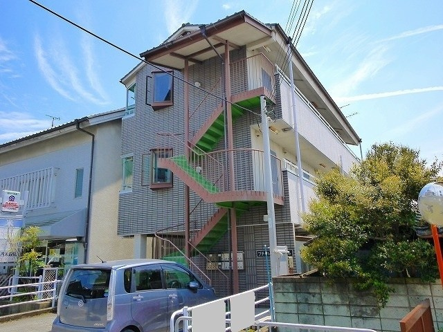 プチ・ハイツ・コマヅルの外観|落ち着いた雰囲気の外観です