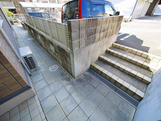 ラフィーネA（俵口町）のその他共用部分|通路