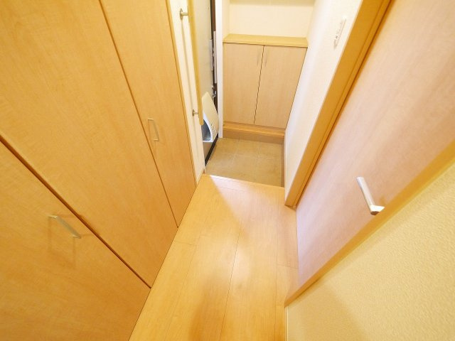 シャーメゾン紀寺Ａ・Ｂの玄関|ゆったりとした玄関です