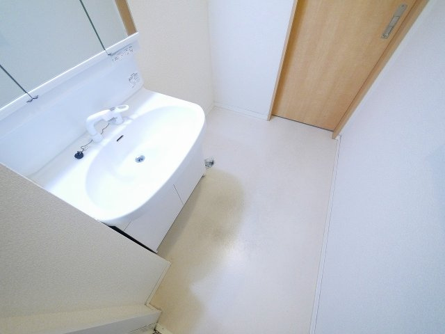 シャーメゾン紀寺Ａ・Ｂの洗面所|スペースが確保できる洗面所です