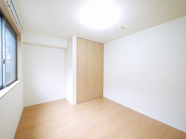 シャーメゾン紀寺Ａ・Ｂの洋室|使い勝手のいい洋室です