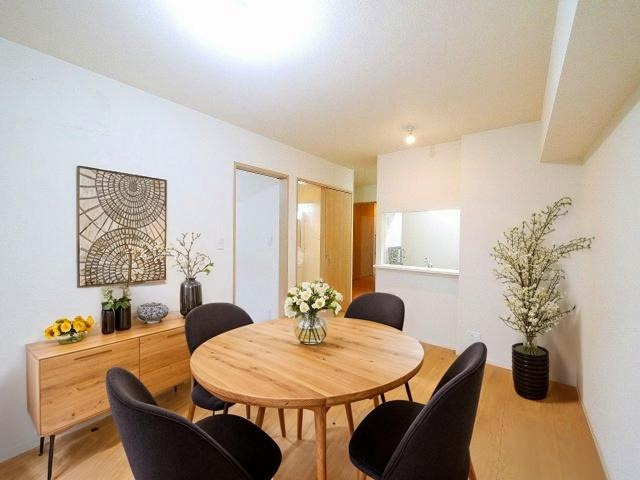 シャーメゾン紀寺Ａ・Ｂの居間・リビング|こちらのリビングで趣味の時間をお楽しみください