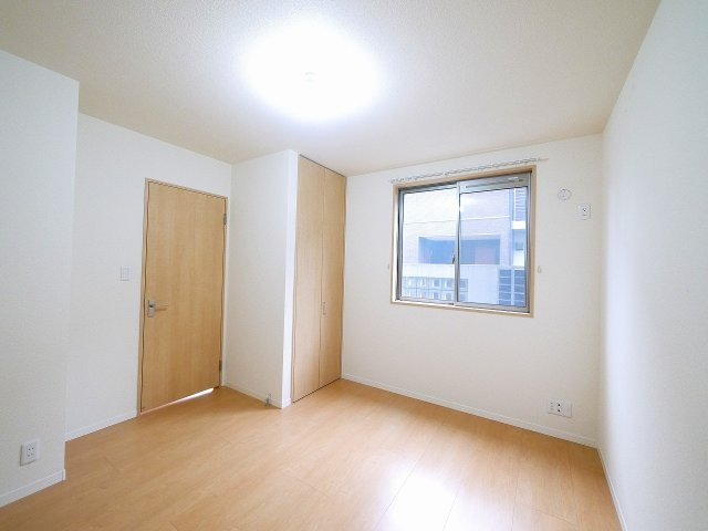 シャーメゾン紀寺Ａ・Ｂの寝室|使い勝手のいい寝室です