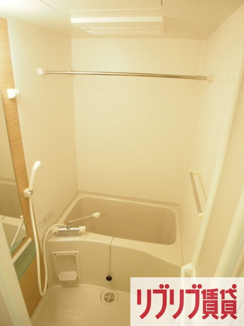 リブリ・CASA TRESの浴室