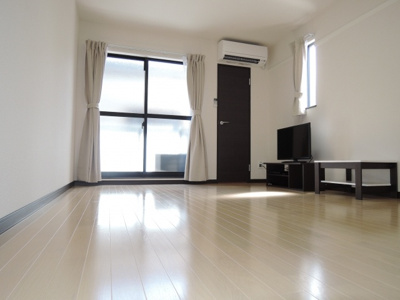 【洋室】 | レオネクストみやびⅠ | ☆８．１帖の洋室☆