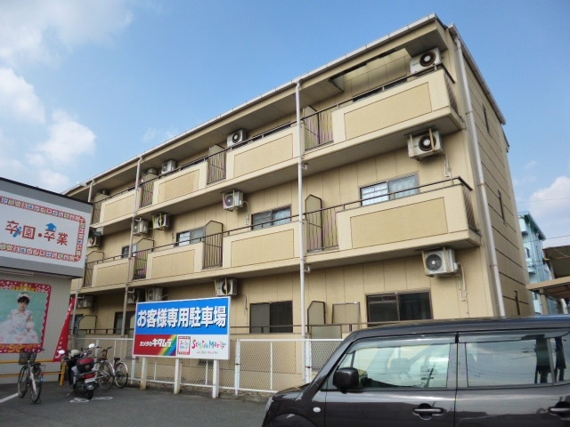 総社市中央２丁目のアパートの外観